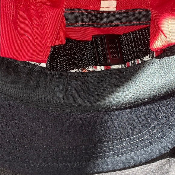 🥳 HOST PICK 🥳 Vintage Warner Bros. Jordan’s - Picture 3 of 6